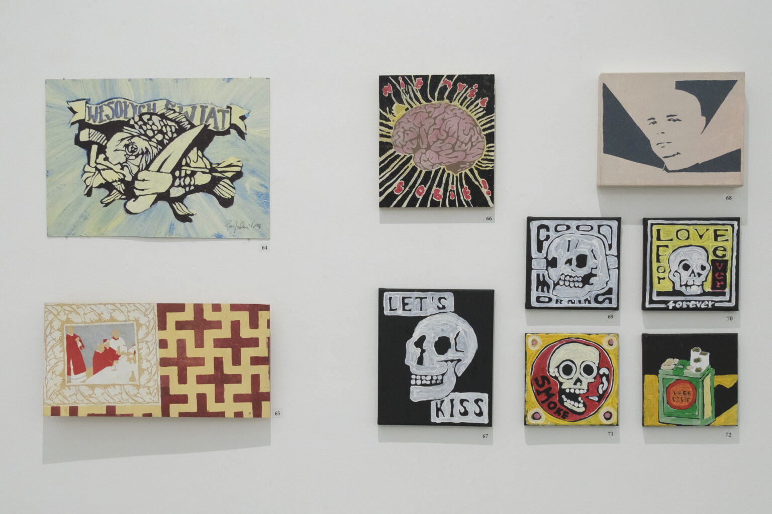 Przestrzeń sal wystawienniczych. Na ścianach prezentowane są prace Konrada i Pawła Jarodzkich