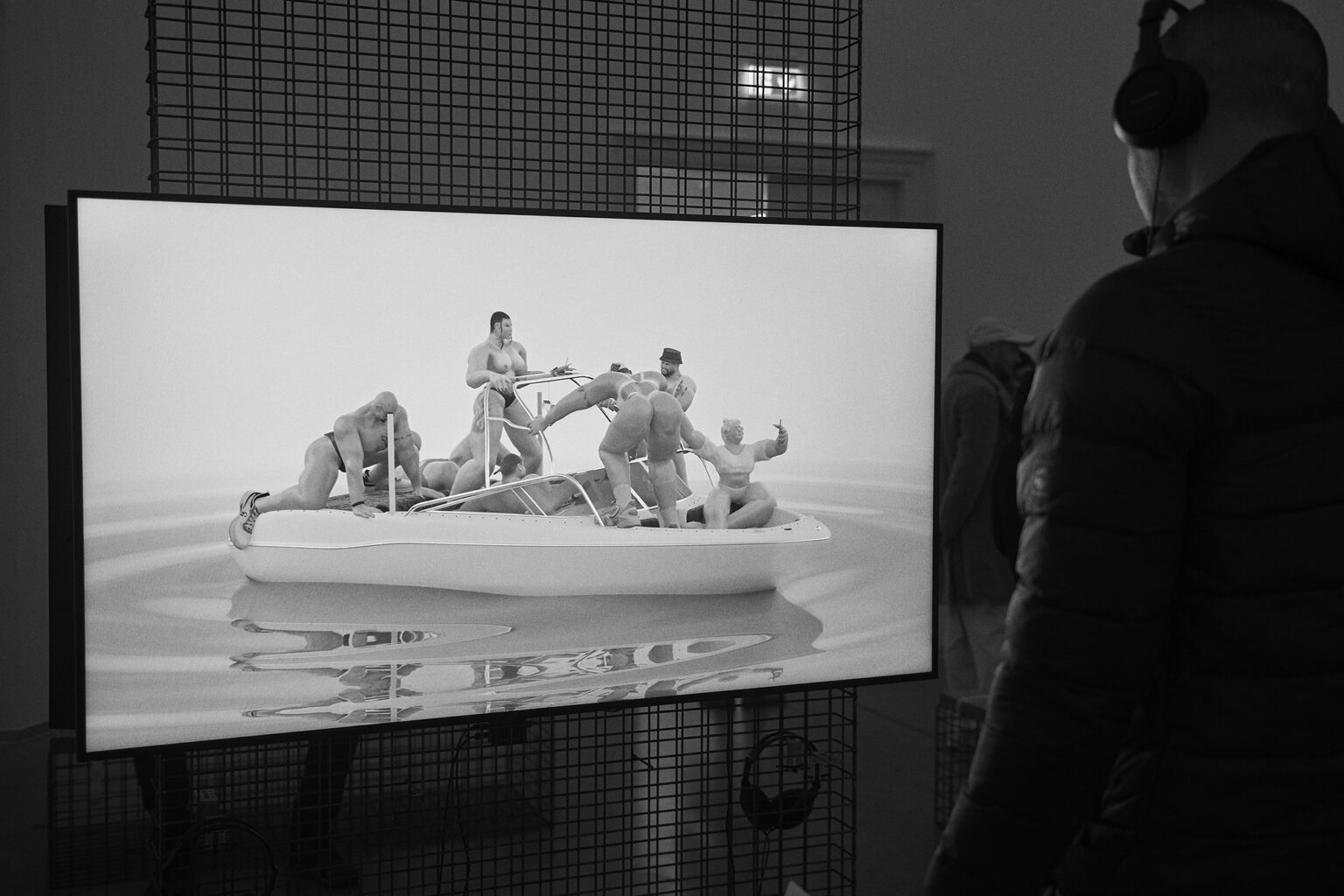 widok wystawy podczas wernisażu wystawy "Nowe ekosystemy sztuki"